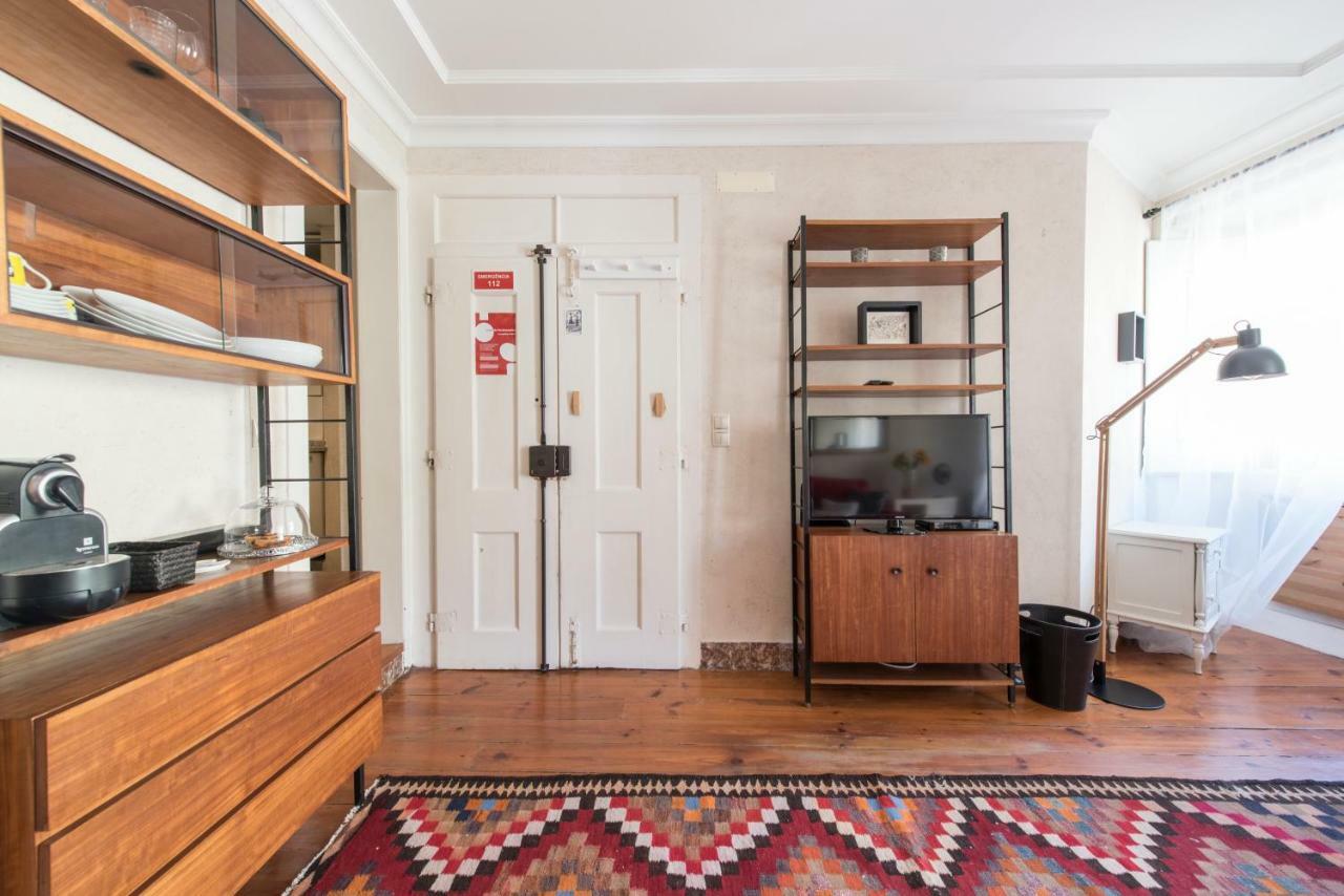 Cozy Apartment In Historic Center Lisbon Exterior photo