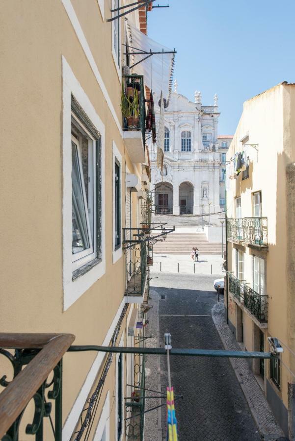 Cozy Apartment In Historic Center Lisbon Exterior photo